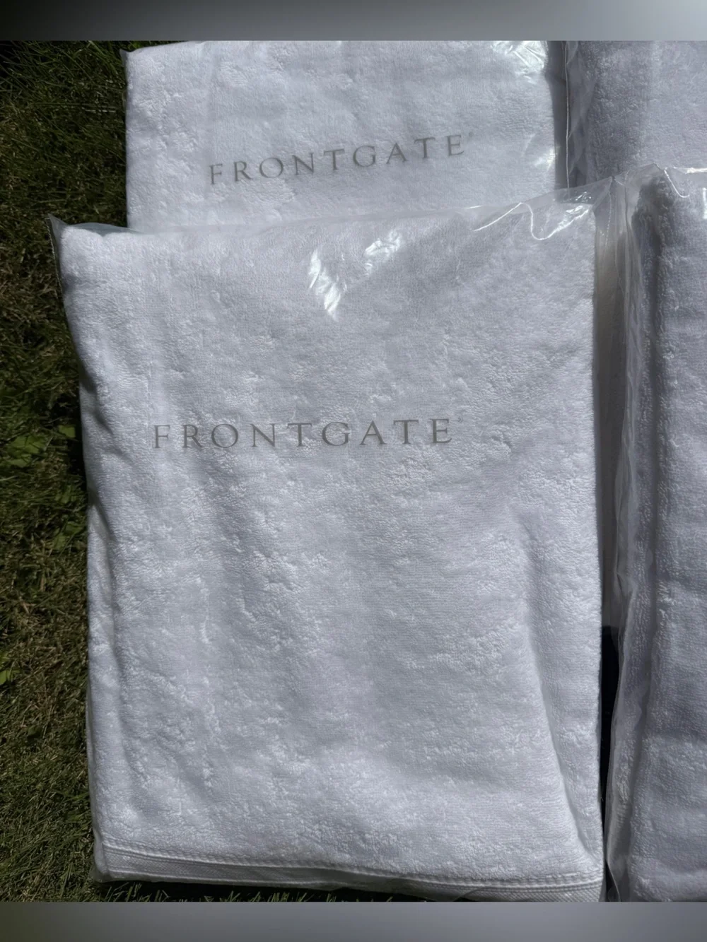 Frontgate Resort Solid Beach Towels (4) - NWT